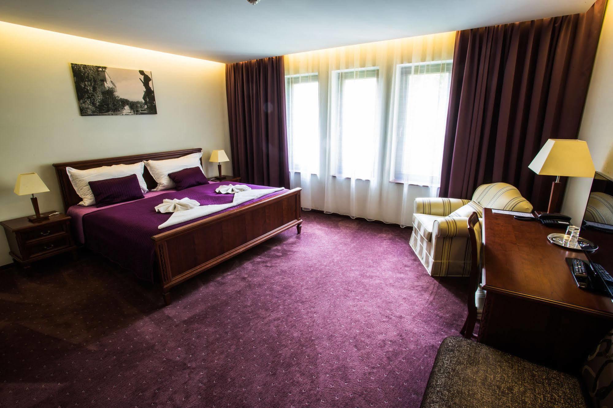 Hotel Park Avenue **** Piest'any Eksteriør billede