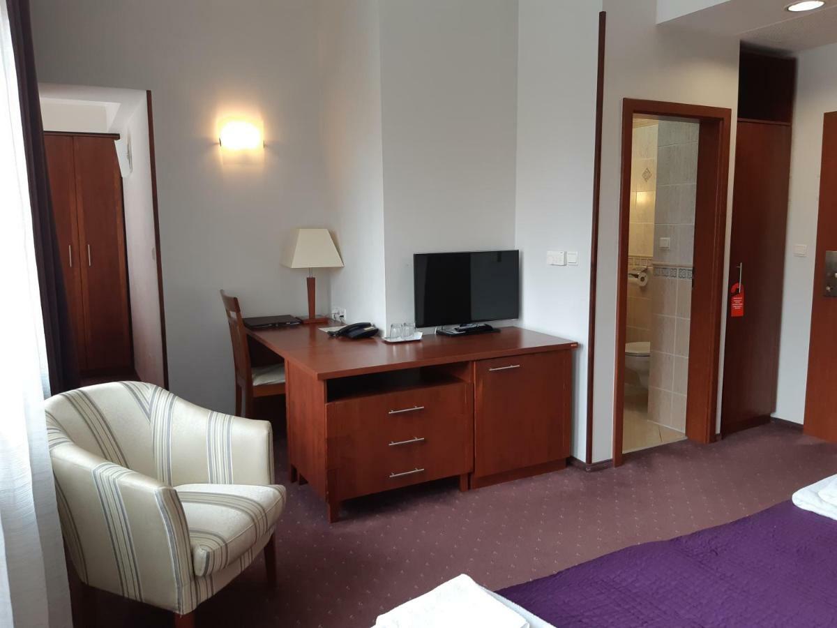 Hotel Park Avenue **** Piest'any Eksteriør billede