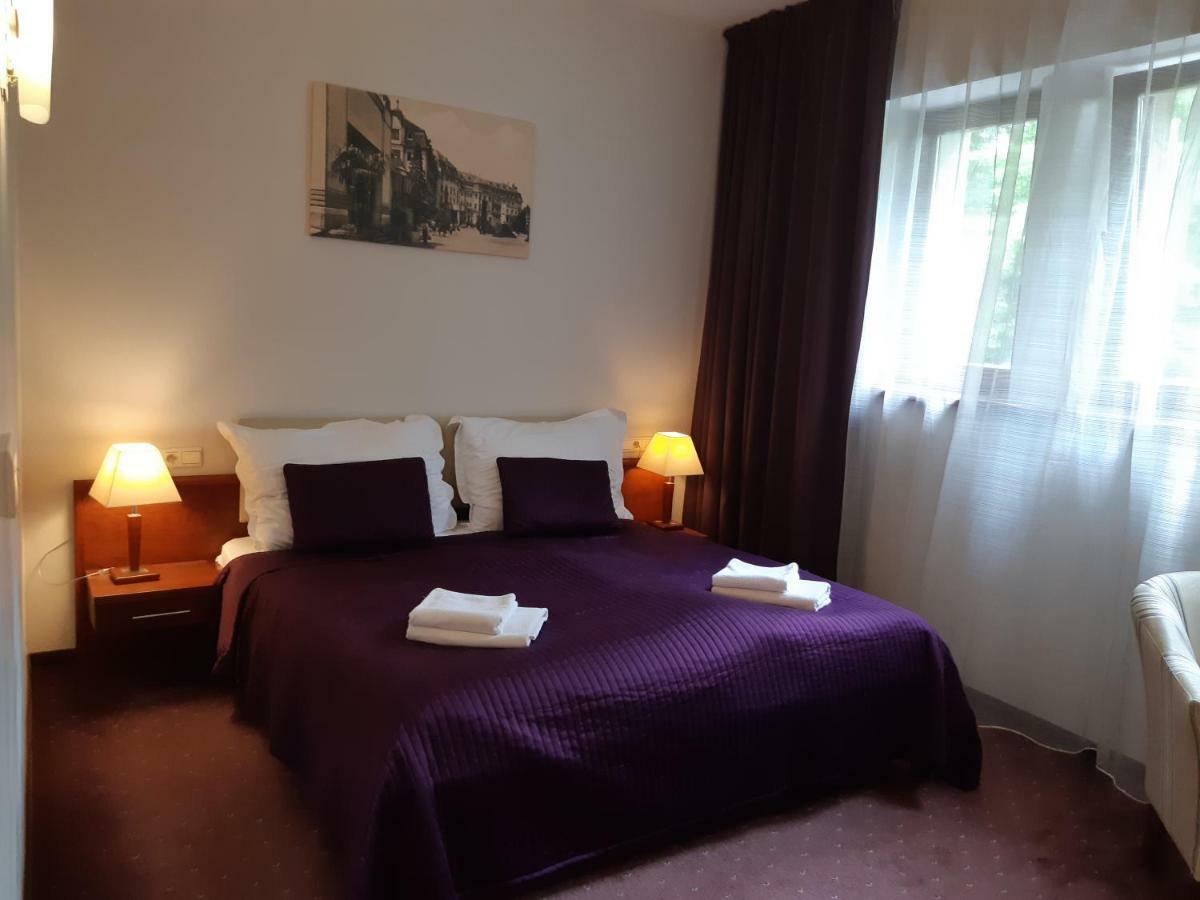 Hotel Park Avenue **** Piest'any Eksteriør billede