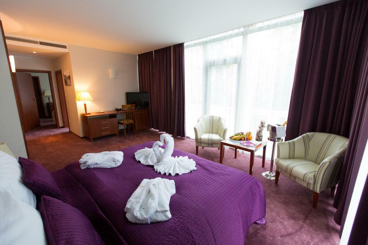Hotel Park Avenue **** Piest'any Eksteriør billede